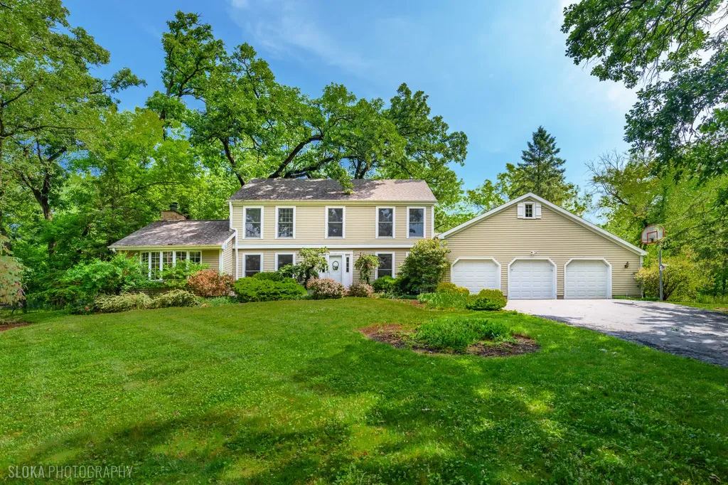 7108 Red Barn Road Crystal Lake IL 60012