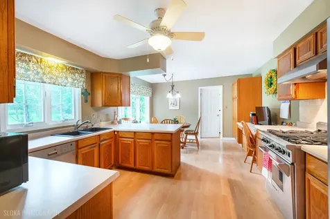 7108 Red Barn Road Crystal Lake IL 60012