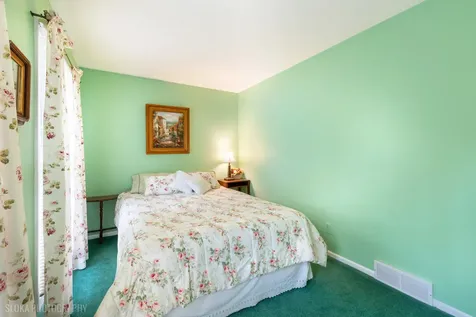 7108 Red Barn Road Crystal Lake IL 60012