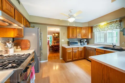 7108 Red Barn Road Crystal Lake IL 60012