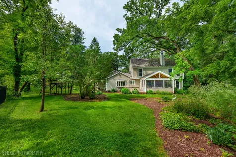 7108 Red Barn Road Crystal Lake IL 60012