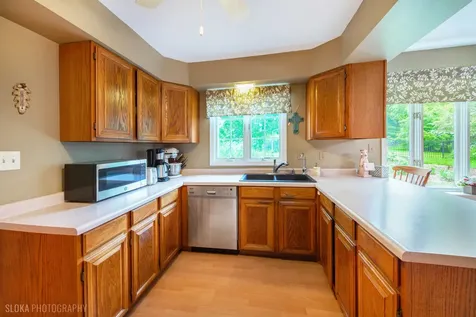 7108 Red Barn Road Crystal Lake IL 60012