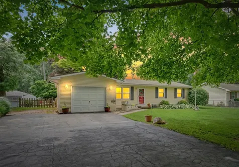 507 East Larmon Street Tolono IL 61880