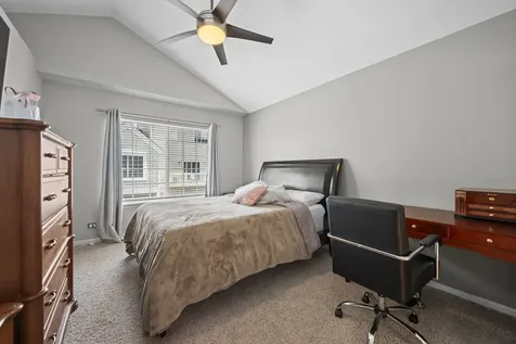 557 Cary Woods Circle Cary IL 60013