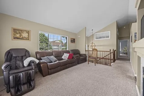 557 Cary Woods Circle Cary IL 60013