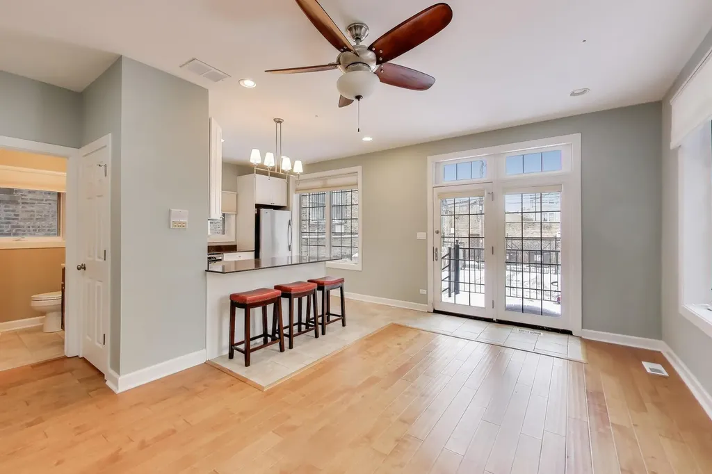 1416 West Farwell Avenue Chicago IL 60626