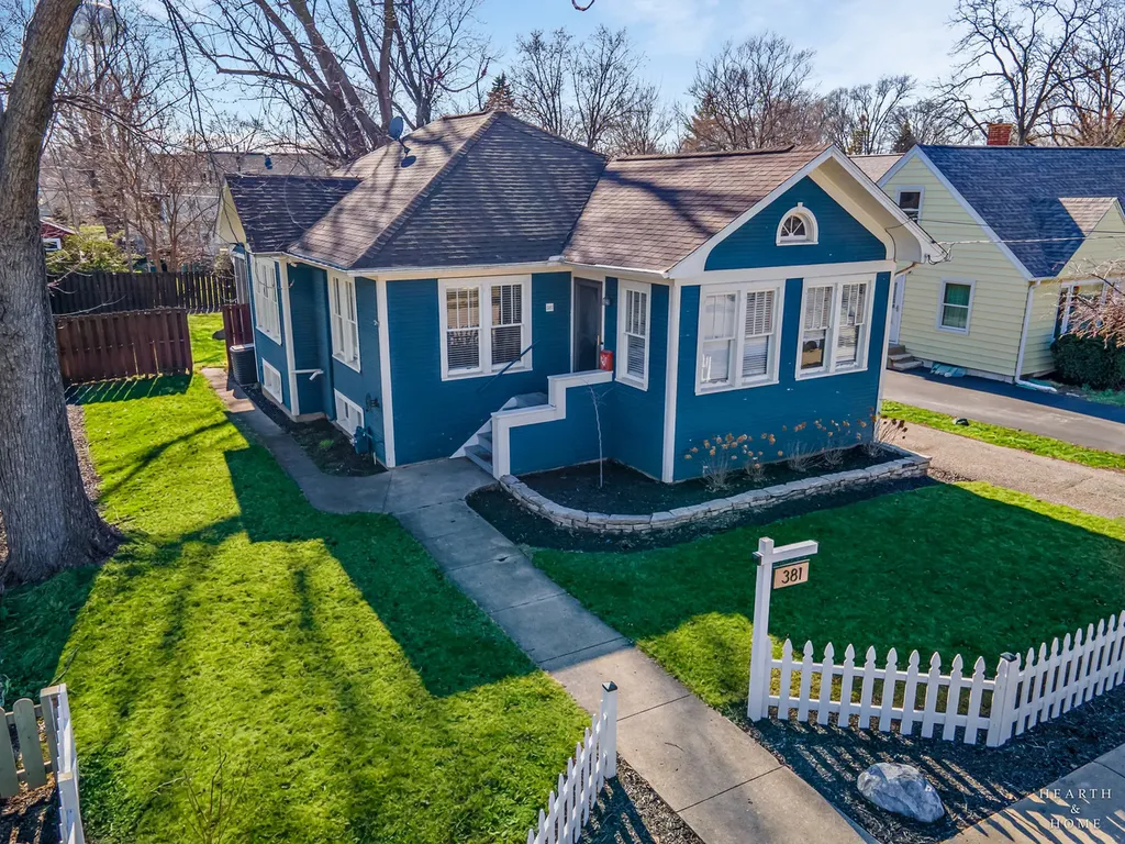 381 Douglas Avenue Crystal Lake IL 60014
