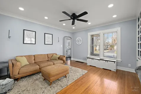 381 Douglas Avenue Crystal Lake IL 60014