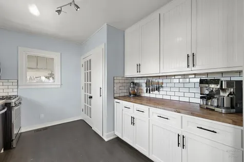 381 Douglas Avenue Crystal Lake IL 60014