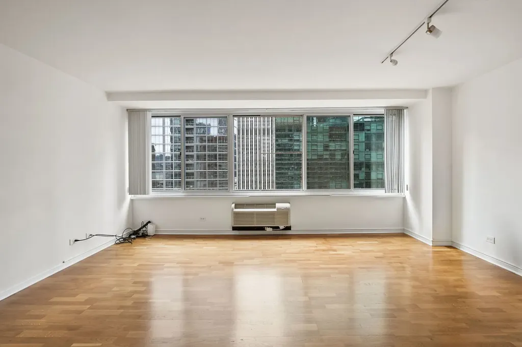 211 East Ohio Street Chicago IL 60611