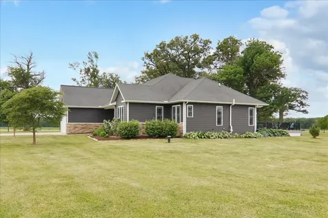 17055 North 1112 East Road Pontiac IL 61764