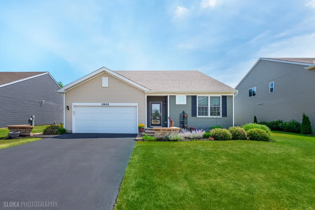 1902 Doolin Avenue Mchenry IL 60050