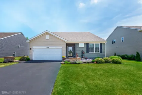 1902 Doolin Avenue Mchenry IL 60050