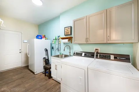 1902 Doolin Avenue Mchenry IL 60050