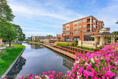 1902 Doolin Avenue Mchenry IL 60050