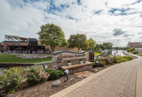 1902 Doolin Avenue Mchenry IL 60050