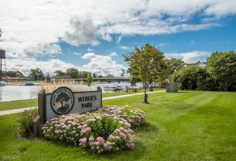 1902 Doolin Avenue Mchenry IL 60050