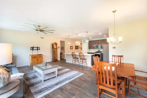 1902 Doolin Avenue Mchenry IL 60050