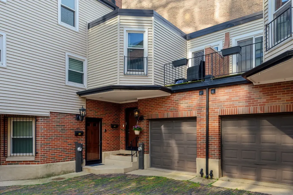 492 West Belmont Avenue Chicago IL 60657
