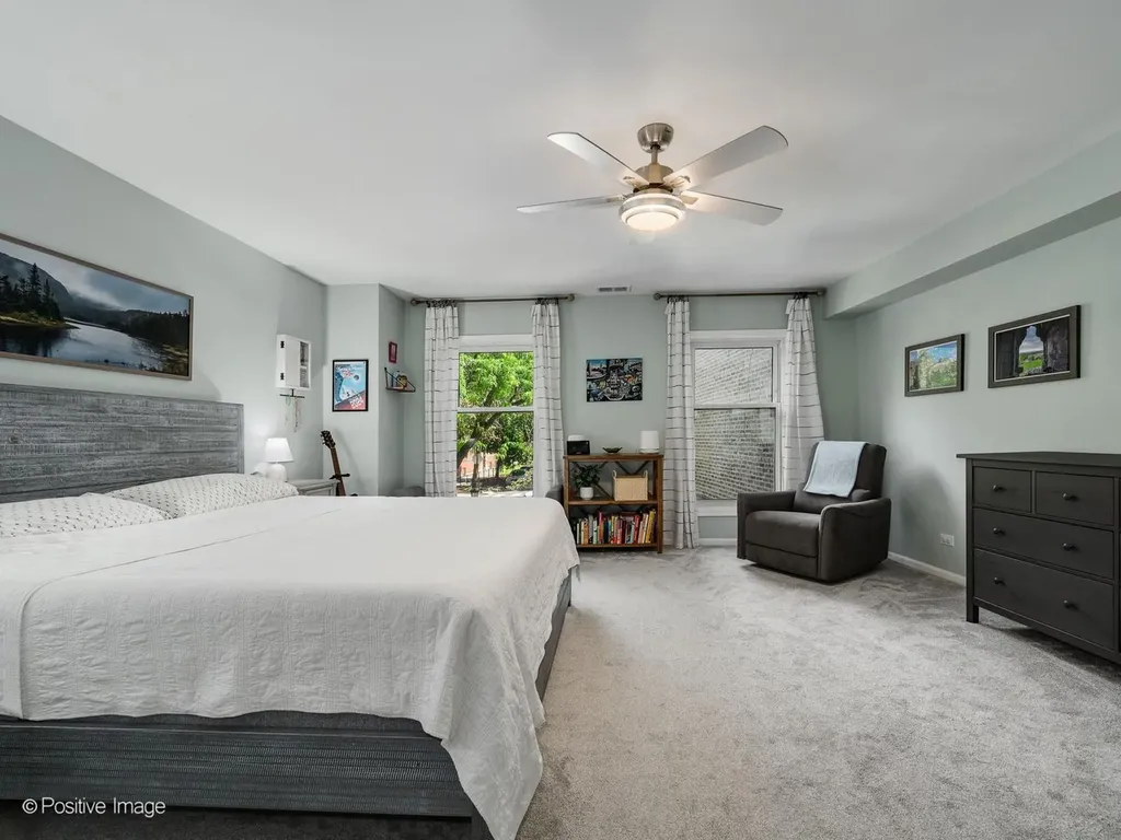 492 West Belmont Avenue Chicago IL 60657