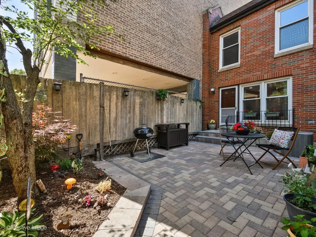 492 West Belmont Avenue Chicago IL 60657
