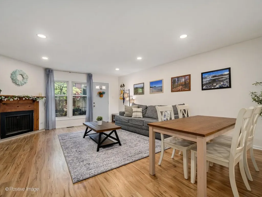 492 West Belmont Avenue Chicago IL 60657