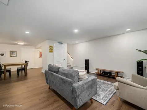 492 West Belmont Avenue Chicago IL 60657
