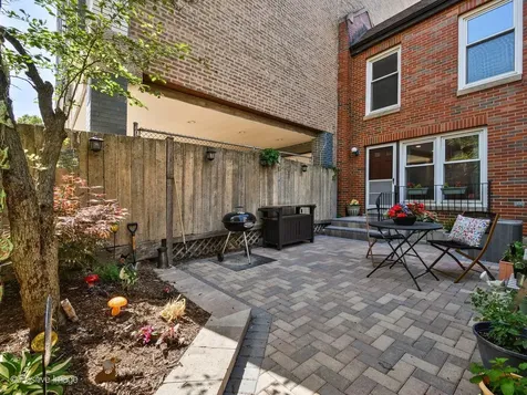 492 West Belmont Avenue Chicago IL 60657