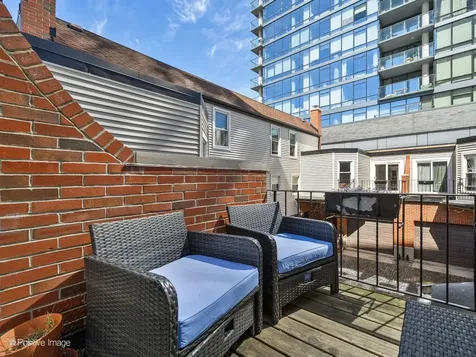 492 West Belmont Avenue Chicago IL 60657