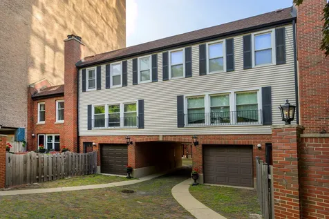 492 West Belmont Avenue Chicago IL 60657