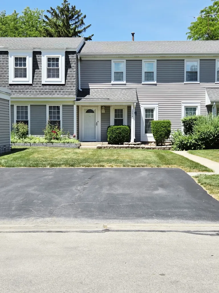 1294 Downing Street Roselle IL 60172