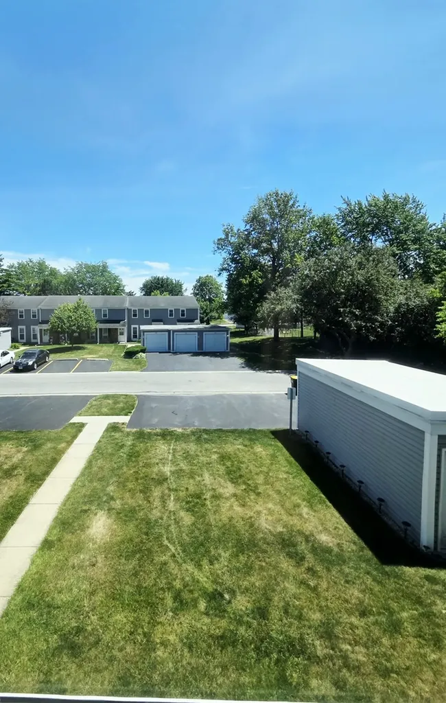 1294 Downing Street Roselle IL 60172