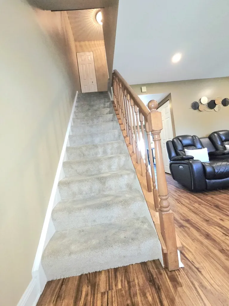 1294 Downing Street Roselle IL 60172