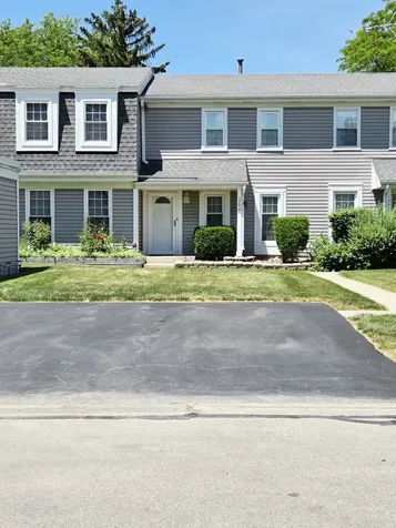 1294 Downing Street Roselle IL 60172