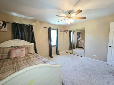 1294 Downing Street Roselle IL 60172