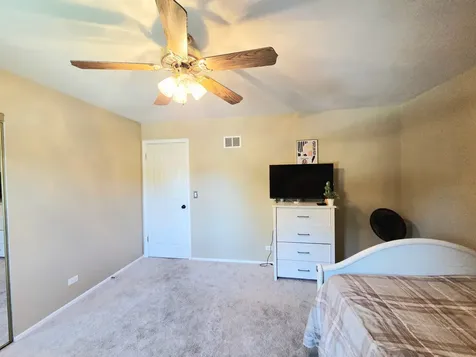 1294 Downing Street Roselle IL 60172