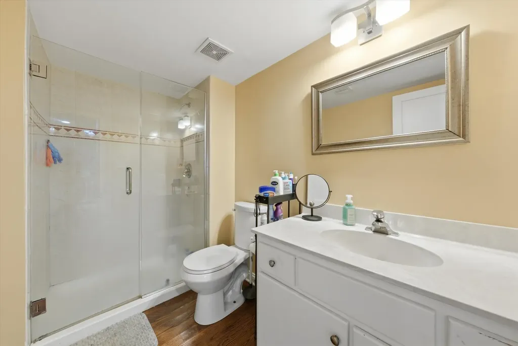 7027 West 64th Place Chicago IL 60638