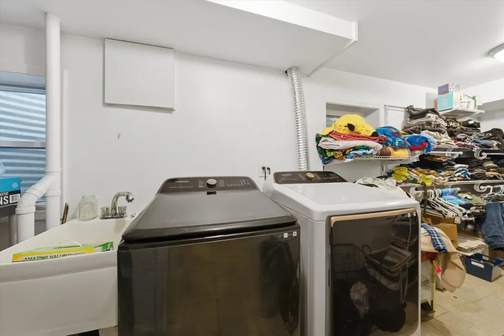 7027 West 64th Place Chicago IL 60638