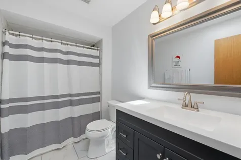 7027 West 64th Place Chicago IL 60638