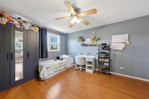 7027 West 64th Place Chicago IL 60638