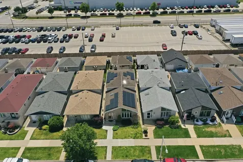 7027 West 64th Place Chicago IL 60638