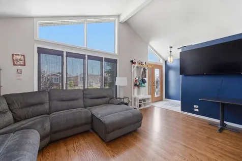 7027 West 64th Place Chicago IL 60638