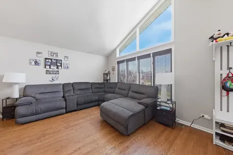 7027 West 64th Place Chicago IL 60638