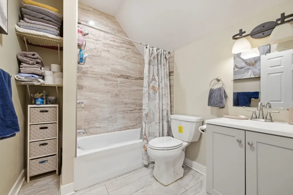633 North Latrobe Avenue Chicago IL 60644