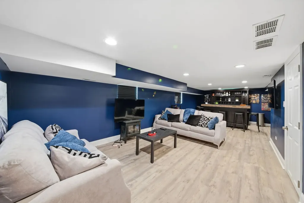 633 North Latrobe Avenue Chicago IL 60644