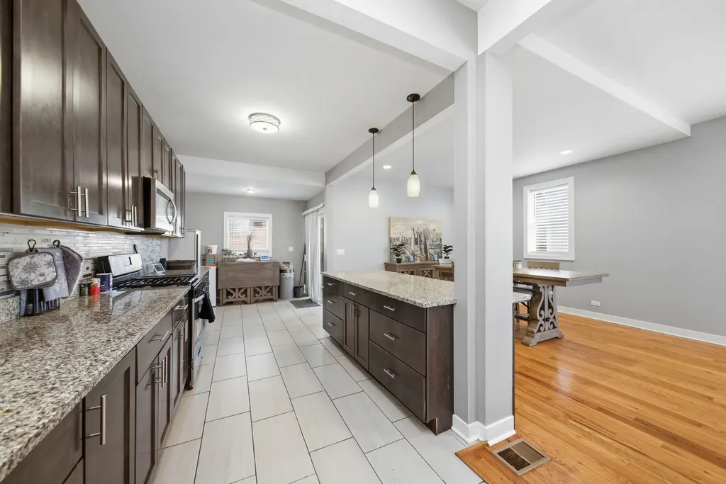 633 North Latrobe Avenue Chicago IL 60644
