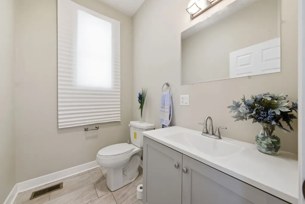 633 North Latrobe Avenue Chicago IL 60644