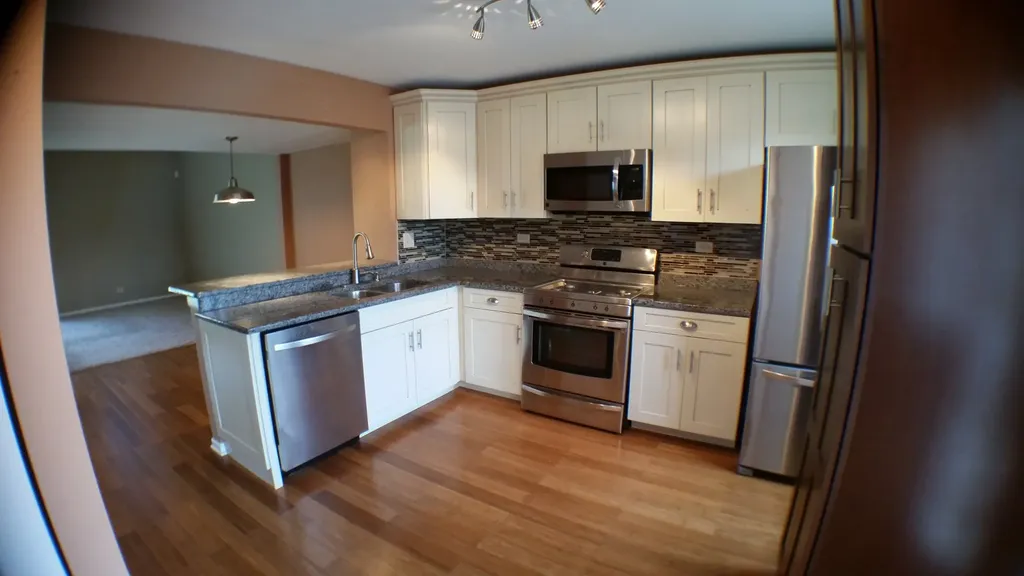 118 West 67th Street Westmont IL 60559