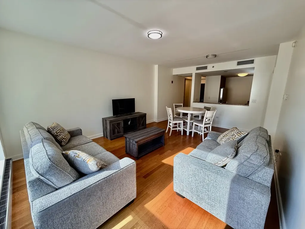 130 North Garland Court Chicago IL 60602