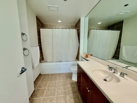 130 North Garland Court Chicago IL 60602